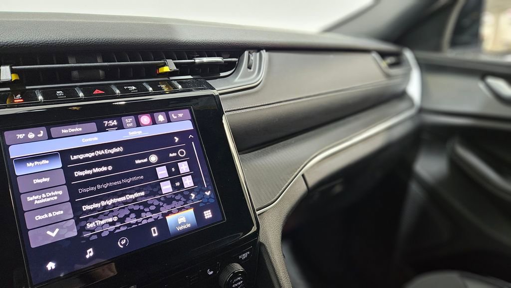 Used 2023 Jeep Grand Cherokee Altitude image 40