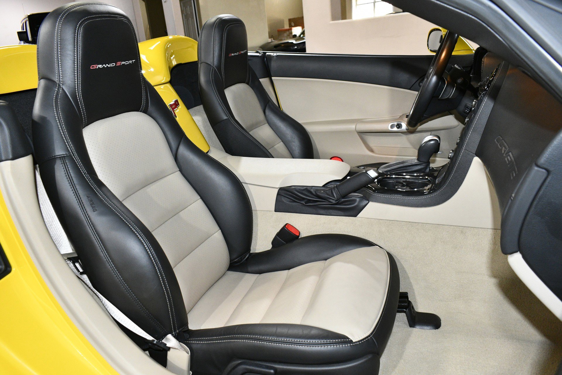 Used 2011 Chevrolet Corvette Grand Sport w/ Preferred Equipment Group image 8