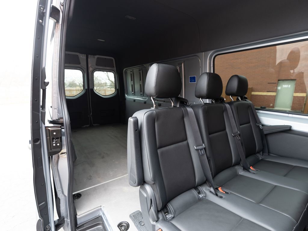 Used 2025 Mercedes-Benz Sprinter 2500 image 27