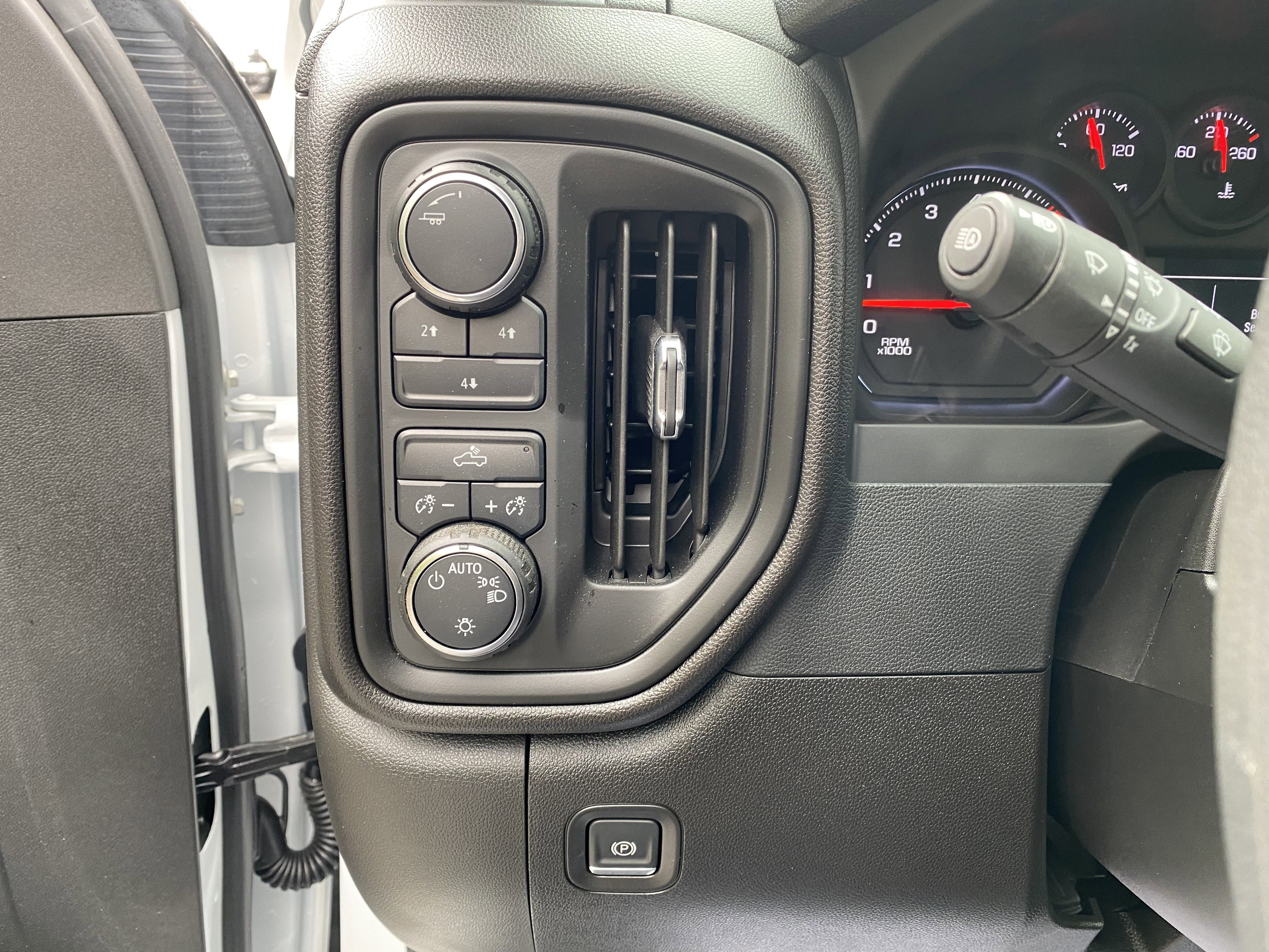 Used 2025 Chevrolet Silverado 2500 W/T w/ WT Convenience Package image 18