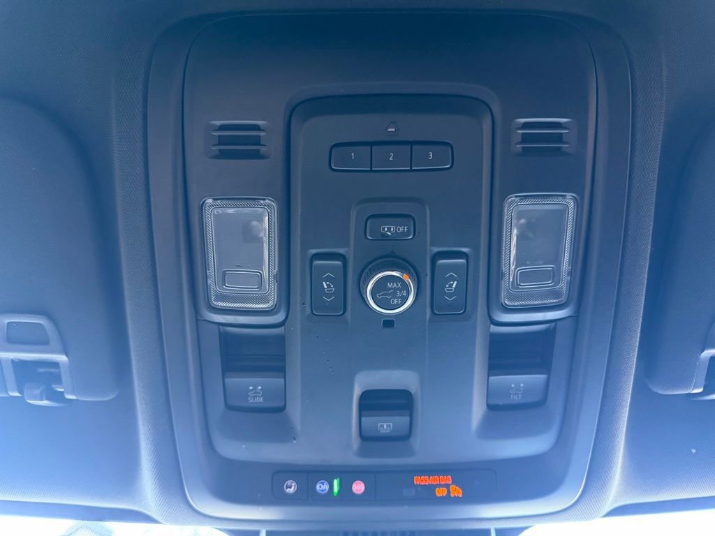Used 2023 GMC Yukon SLT w/ SLT Premium Package AWD/4WD image 19