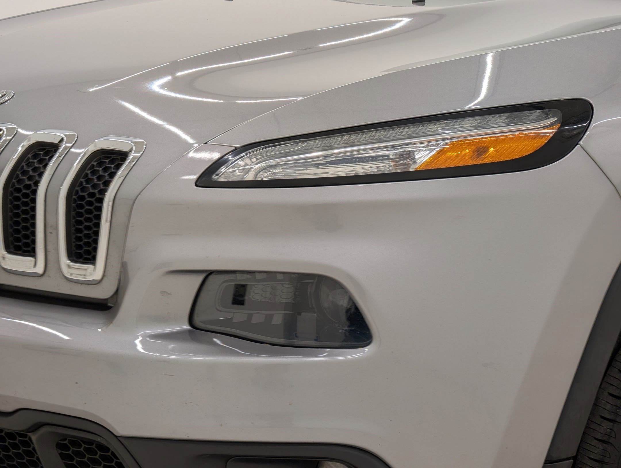 Used 2015 Jeep Cherokee Latitude w/ Cold Weather Group image 8