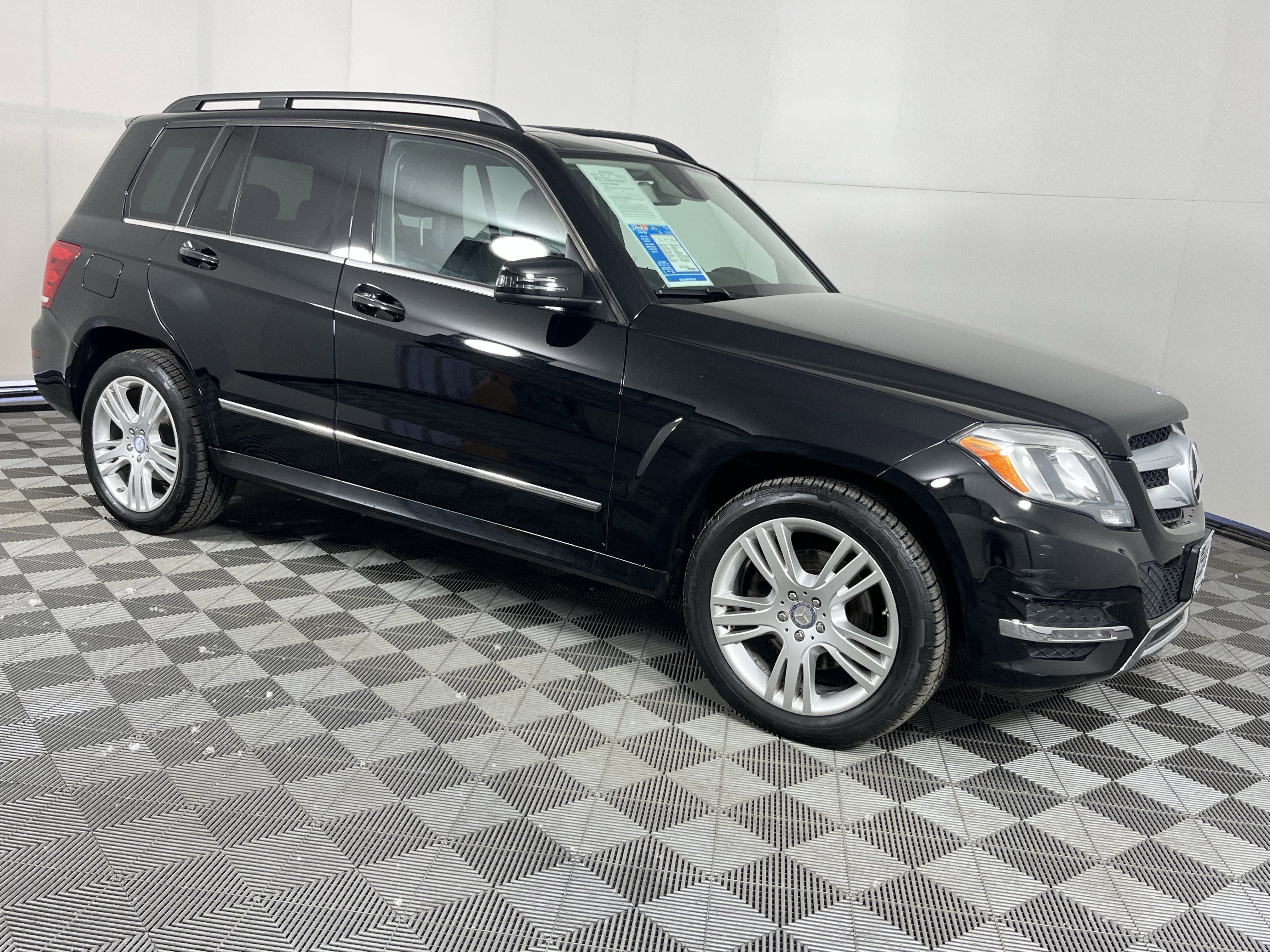 Used 2015 Mercedes-Benz GLK 350 4MATIC image 7