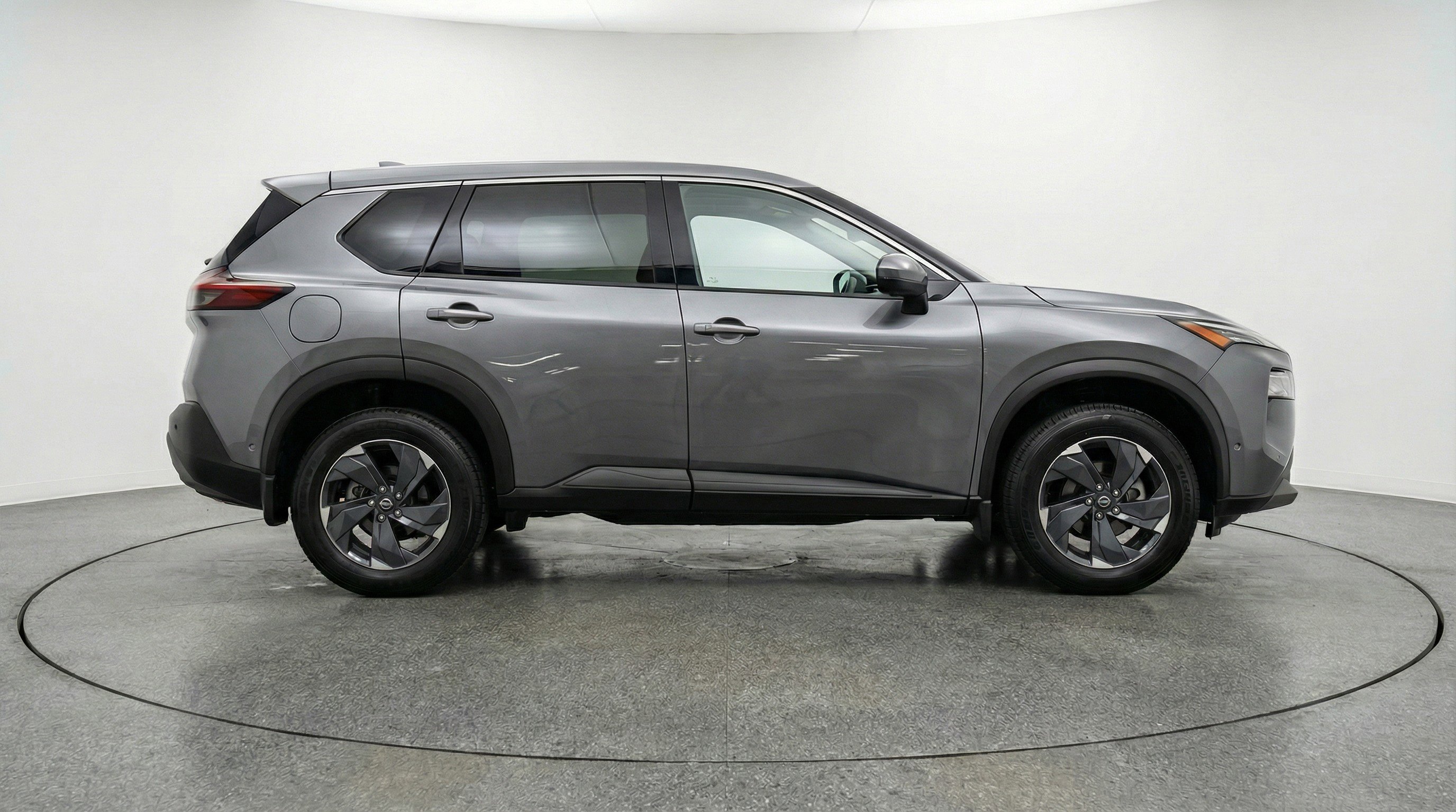 Used 2025 Nissan Rogue SV image 11