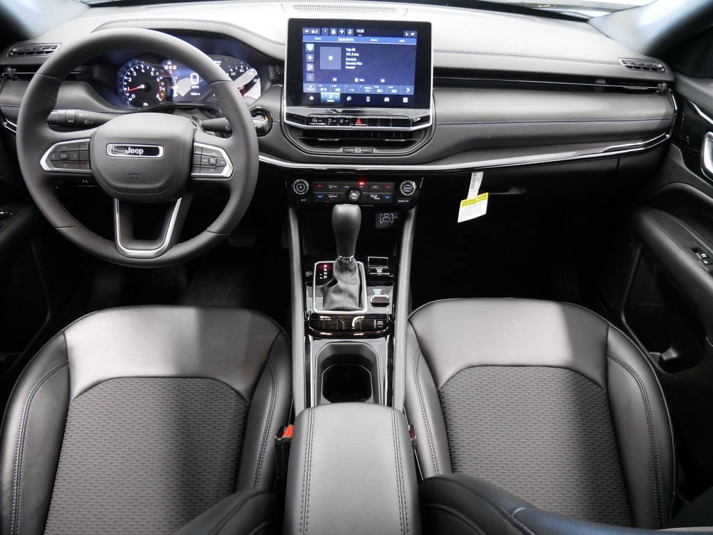 New 2026 Jeep Compass Latitude AWD/4WD image 17