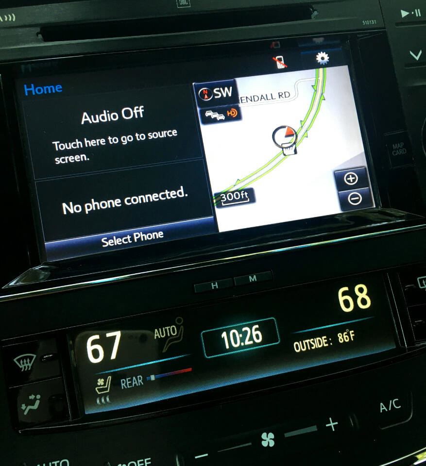 Used 2018 Toyota Avalon XLE Premium image 25