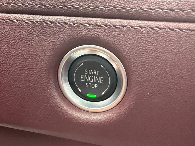 Used 2025 Cadillac Escalade ESV Premium Luxury w/ Touring Package AWD/4WD image 33