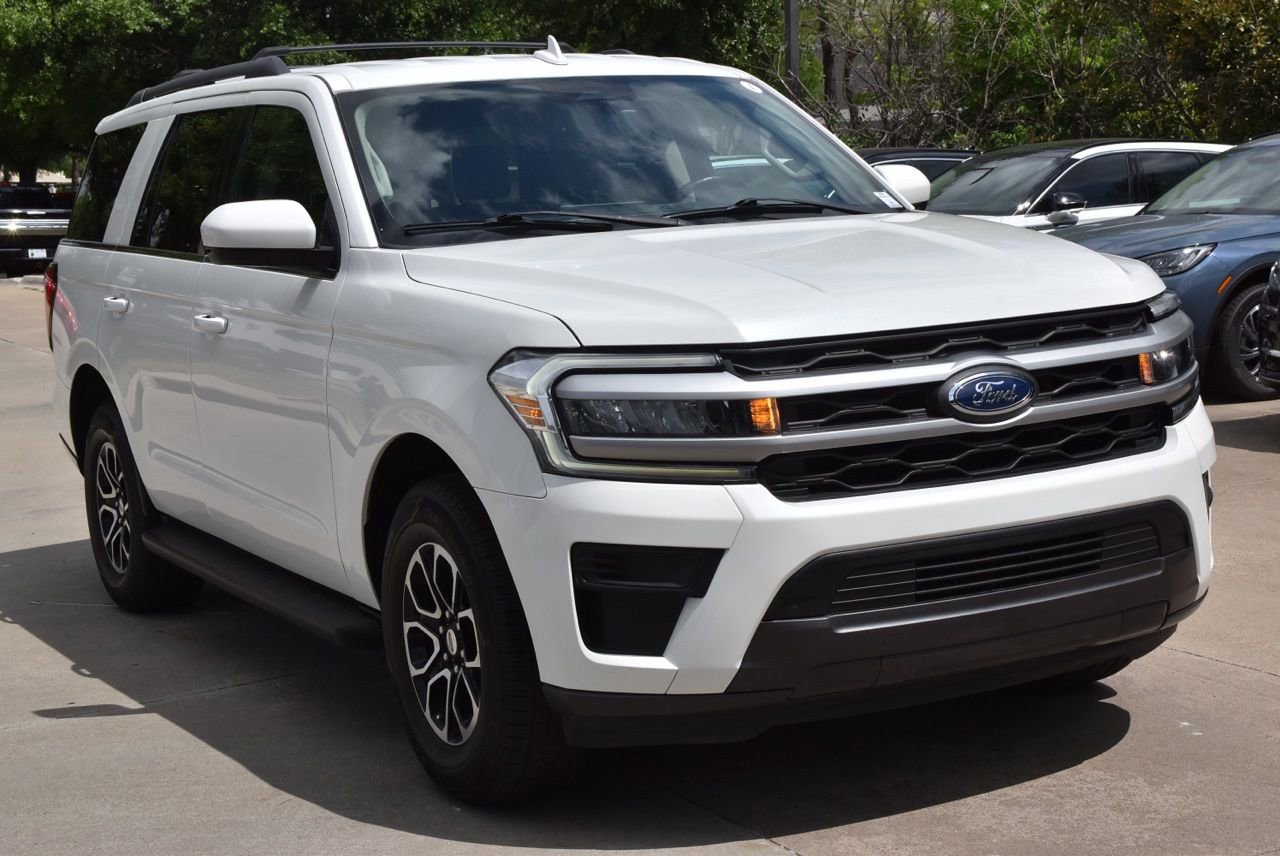 Certified 2022 Ford Expedition XLT RWD image 4