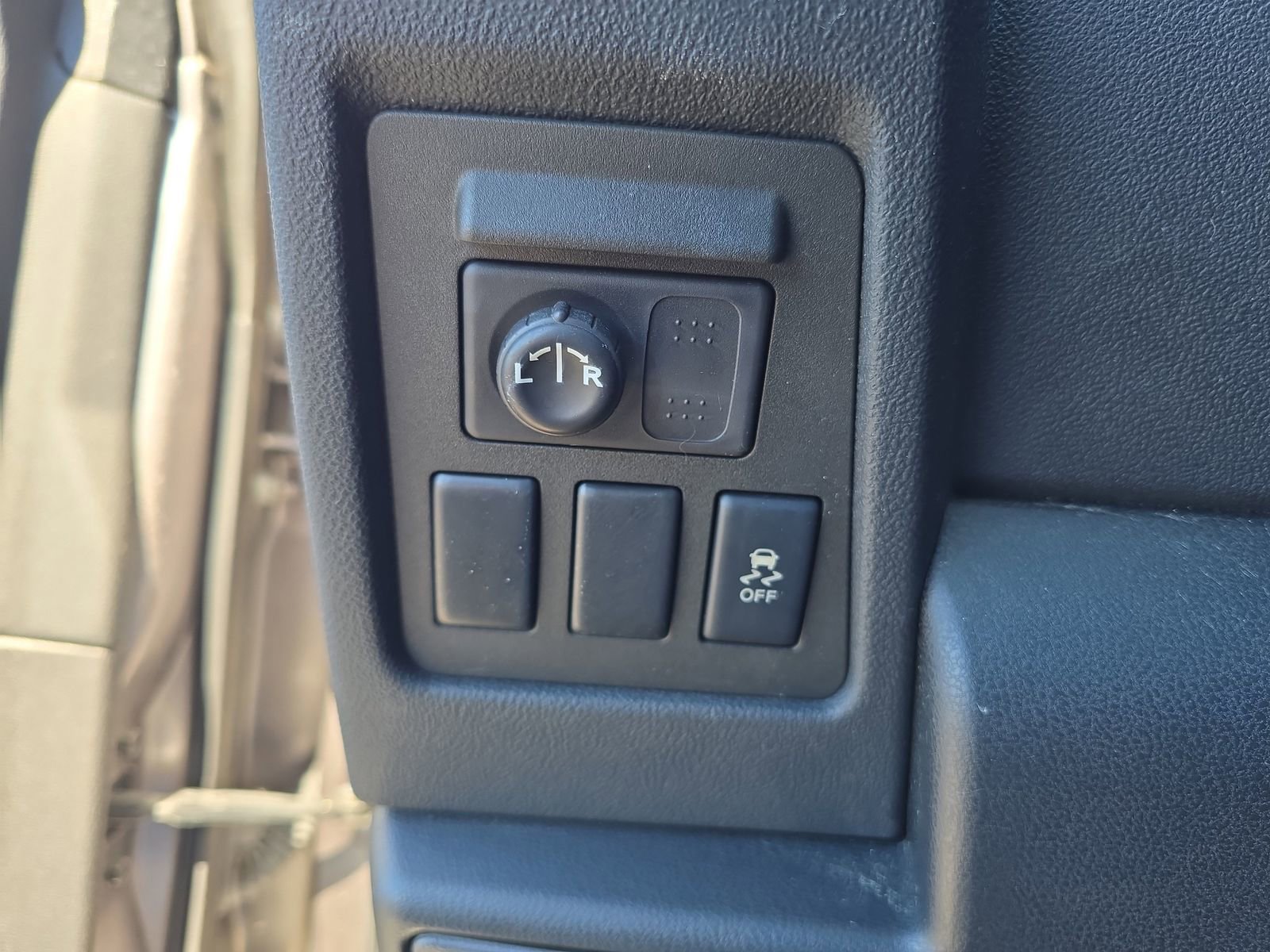 Used 2013 Nissan Rogue SV image 20