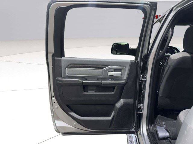 Used 2022 RAM 2500 Big Horn AWD/4WD image 42