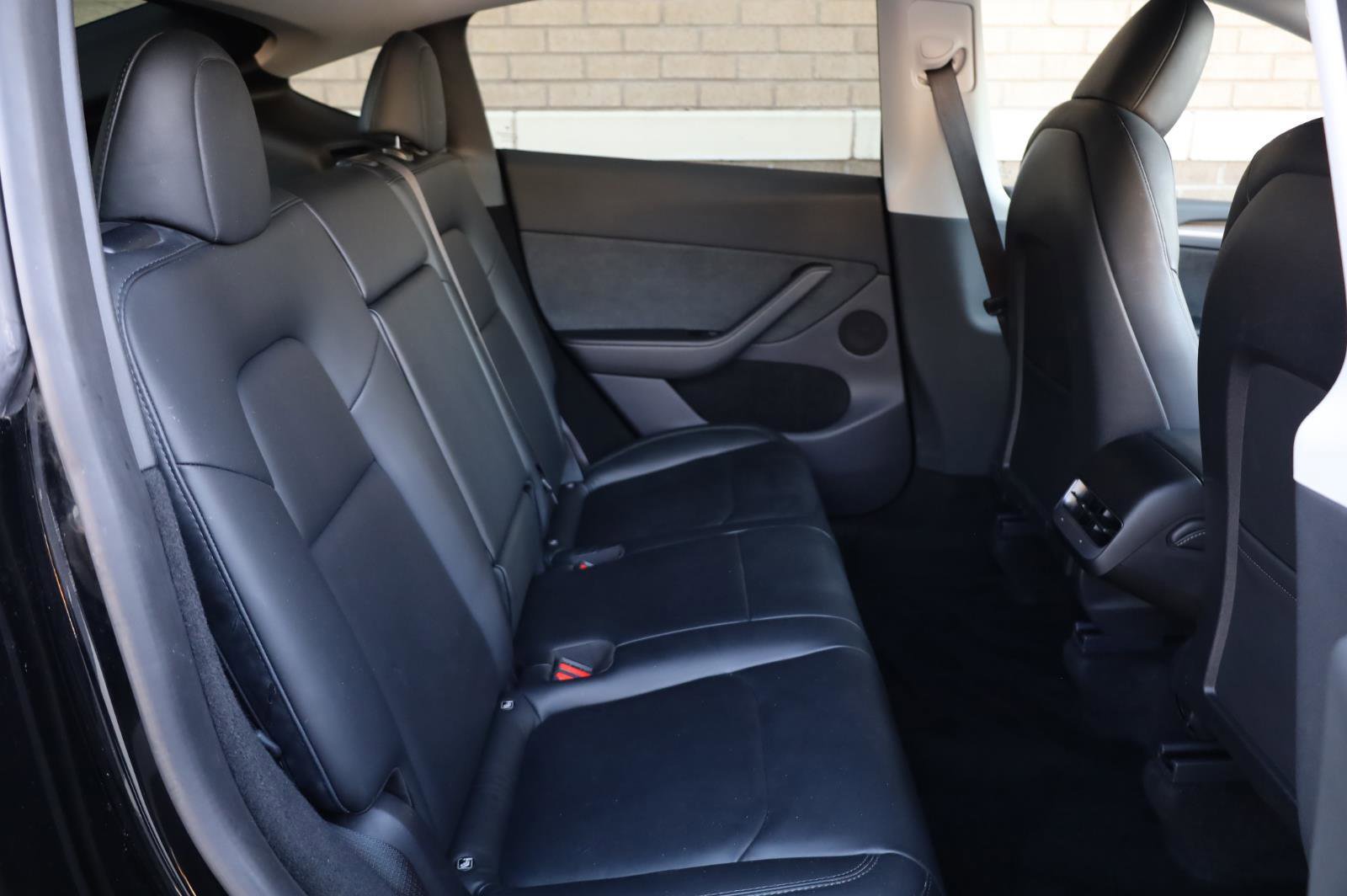Used 2023 Tesla Model Y Long Range AWD/4WD image 23