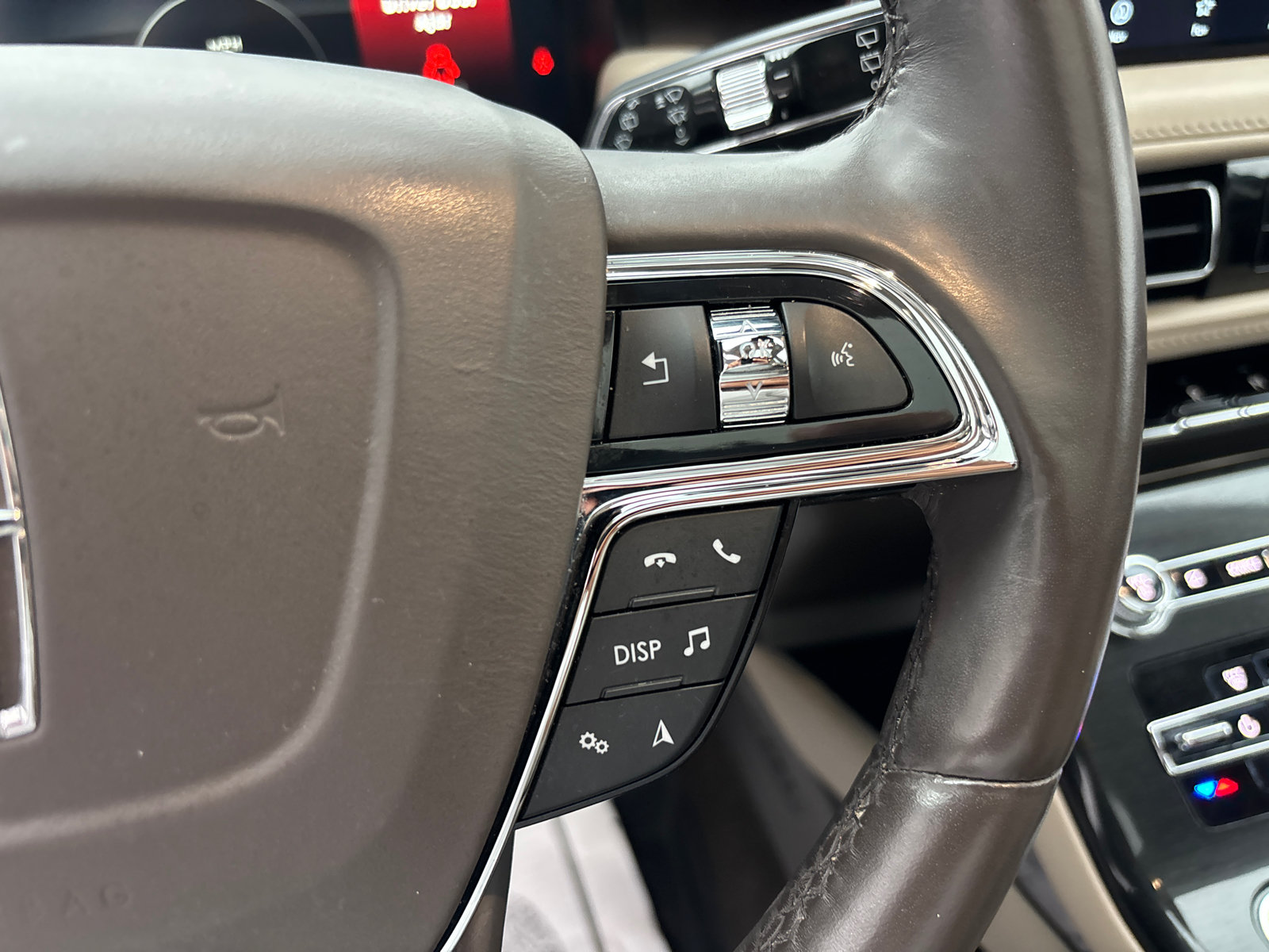 Used 2022 Lincoln Nautilus Reserve AWD/4WD image 18
