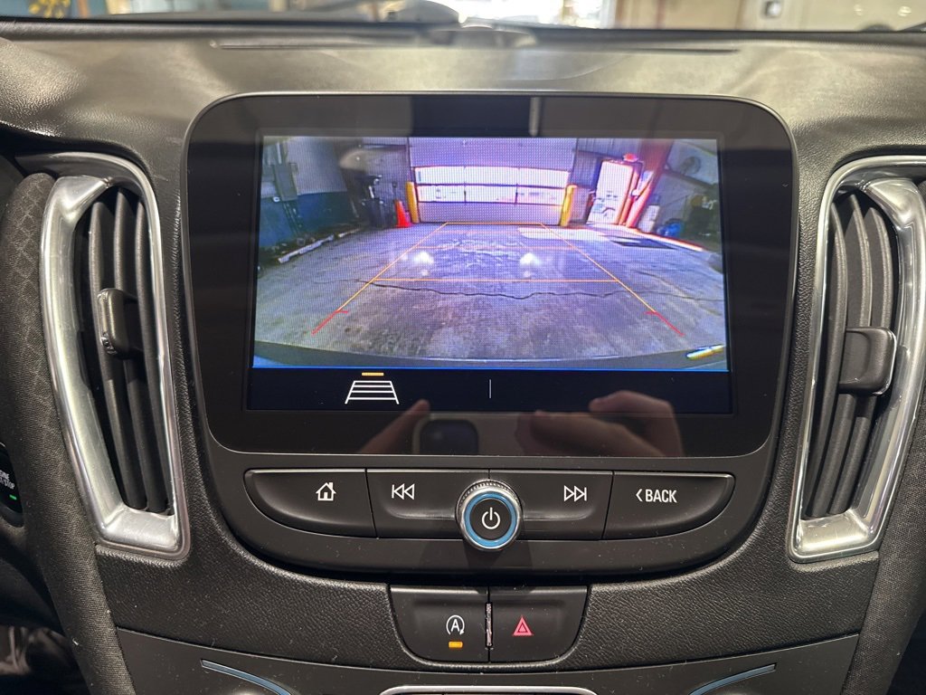 Used 2020 Chevrolet Malibu LT image 22