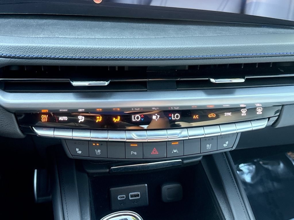 Used 2024 Cadillac XT4 Sport FWD image 17