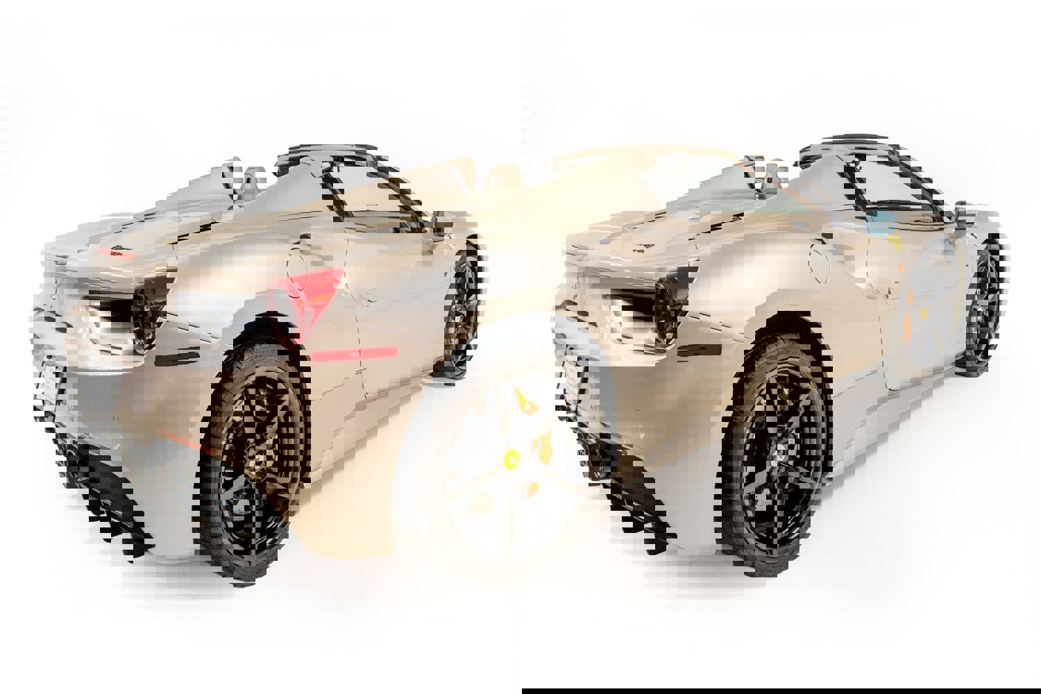 Used 2018 Ferrari 488 Spider image 19