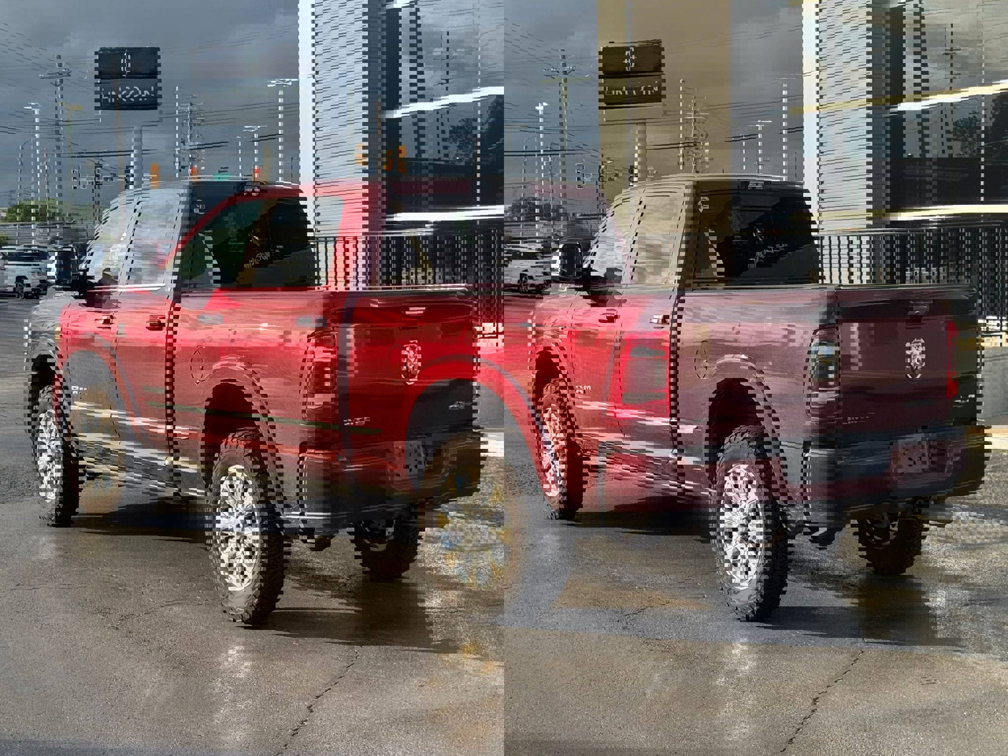 Used 2022 RAM 2500 Limited AWD/4WD image 4