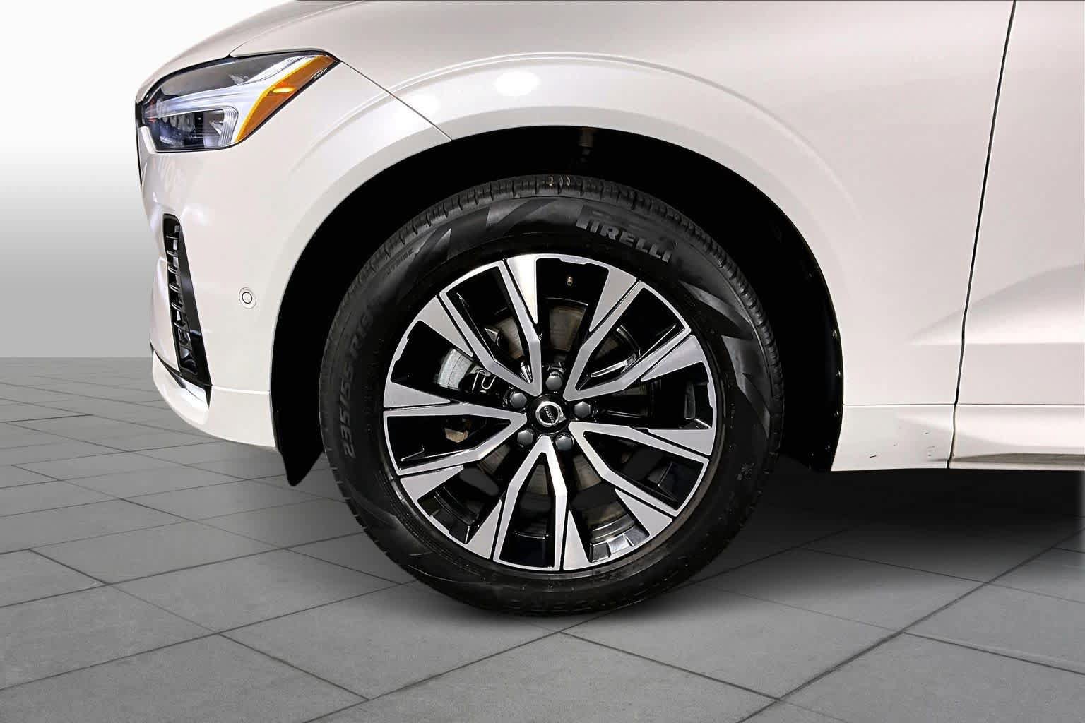 Used 2024 Volvo XC60 B5 Plus w/ Protection Package Premier image 11