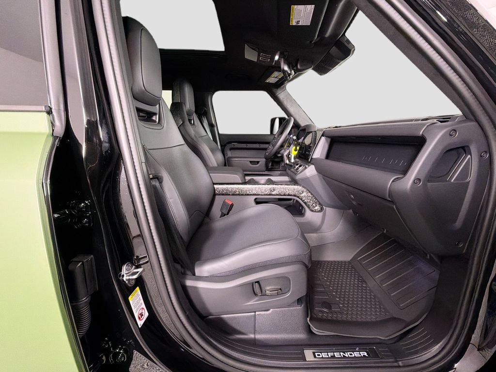 New 2026 Land Rover Defender 110 OCTA AWD/4WD image 31