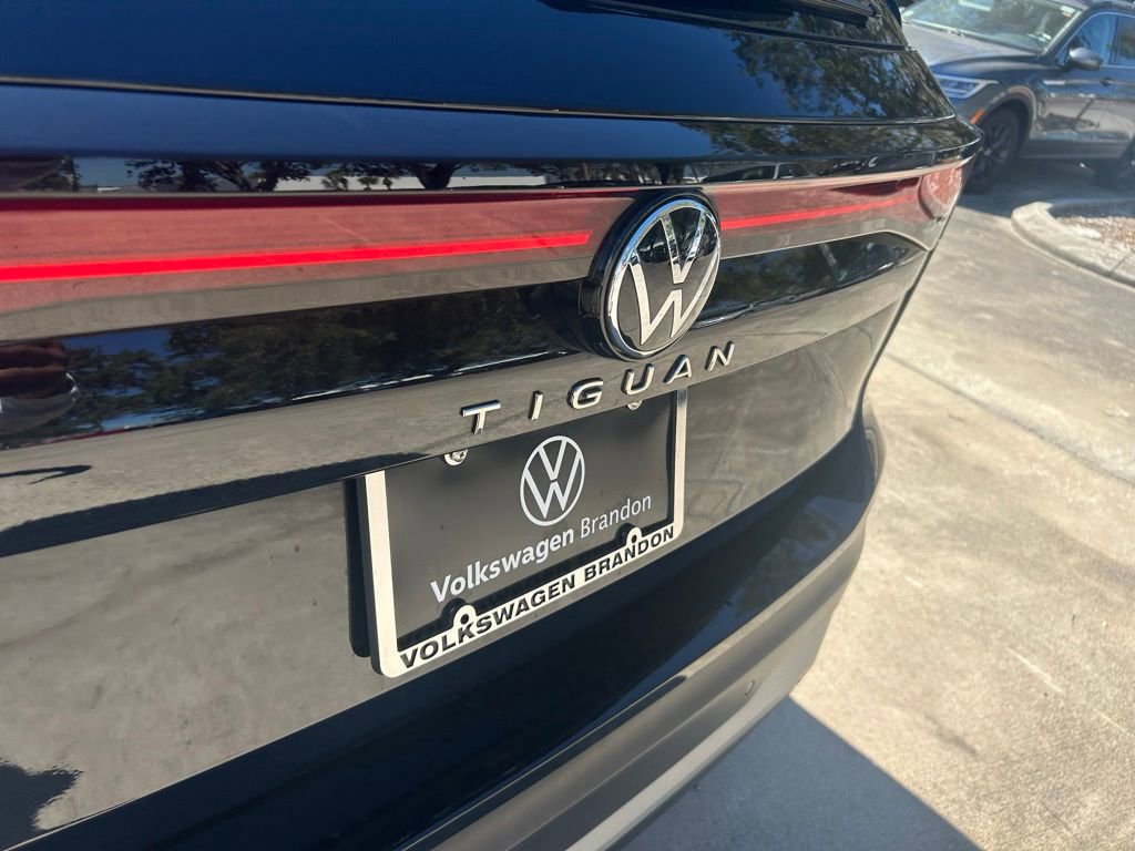 Used 2025 Volkswagen Tiguan S image 31