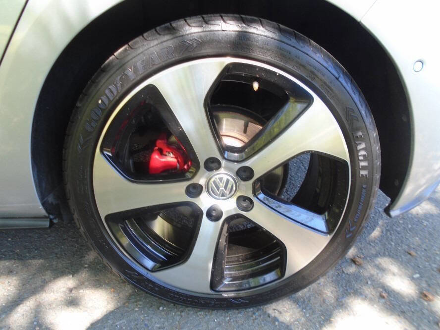 Used 2016 Volkswagen GTI SE w/ Driver Assistance Package image 28