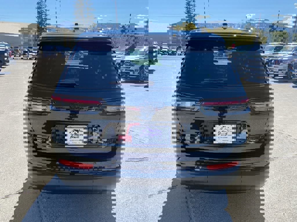 New 2025 Jeep Grand Cherokee L Limited w/ Black Appearance Package image 6