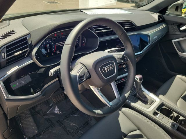Certified 2025 Audi Q3 2.0T Premium Plus image 17