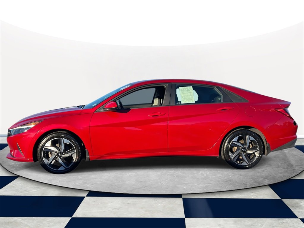 Certified 2023 Hyundai Elantra SEL w/ Convenience Package image 3