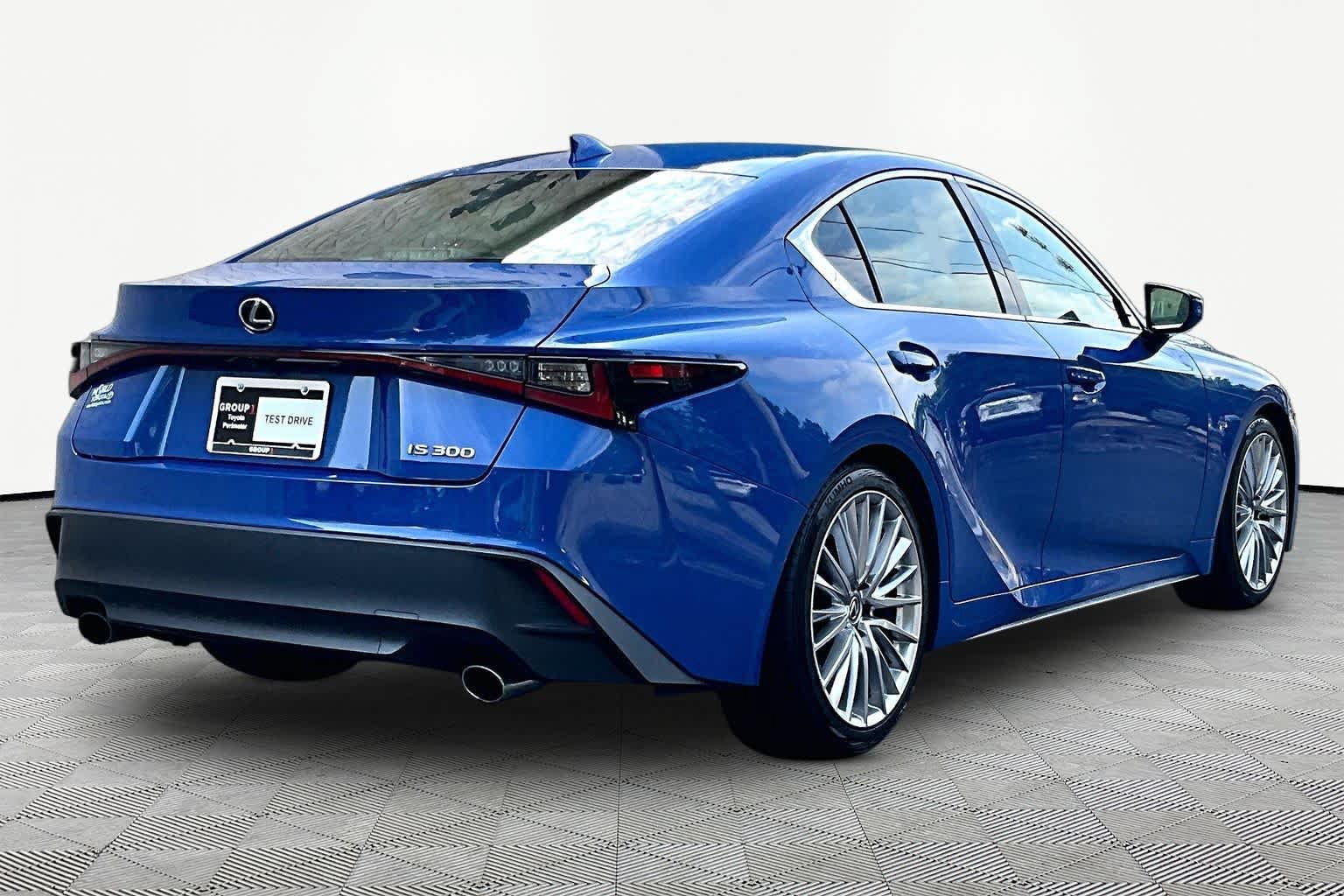 Used 2023 Lexus IS 300 w/ Premium Package RWD image 26