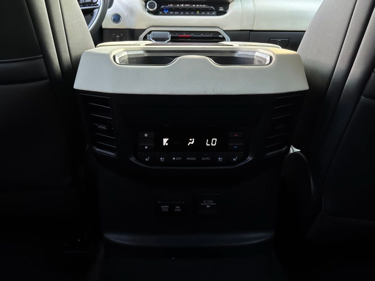 Used 2024 Toyota Sequoia Capstone AWD/4WD image 19