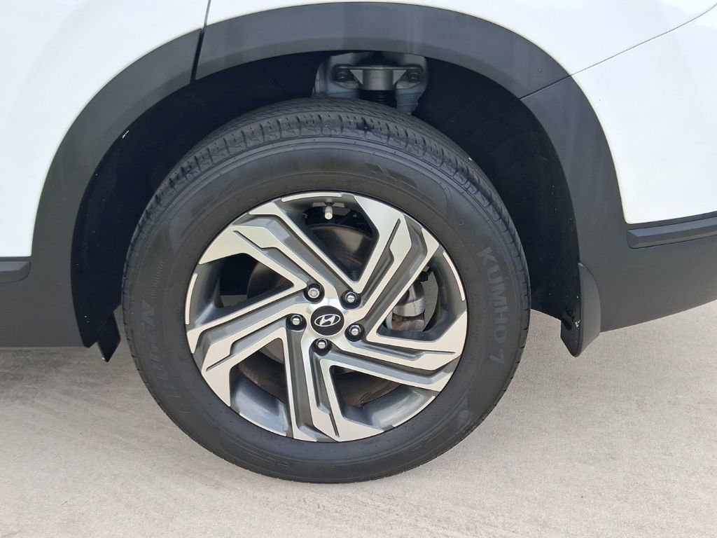 Used 2023 Hyundai Santa Fe SEL image 4