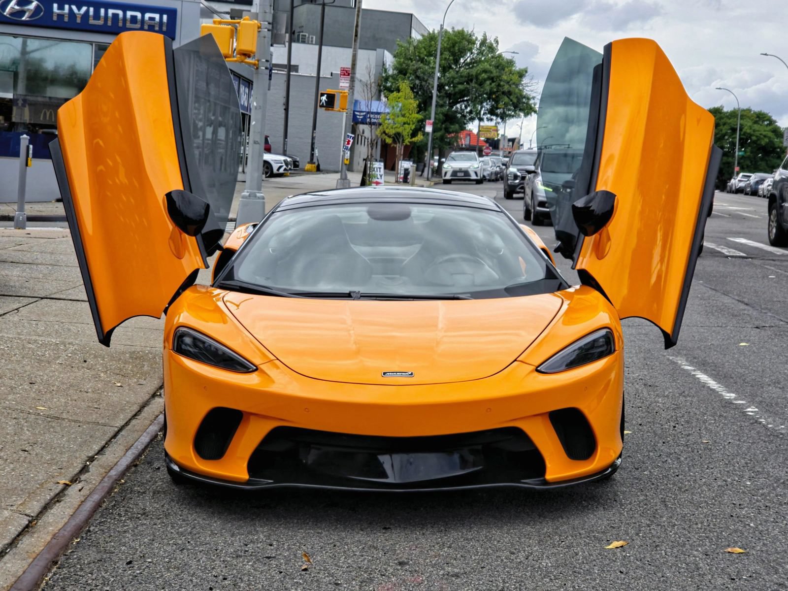 Used 2023 McLaren GT RWD image 4