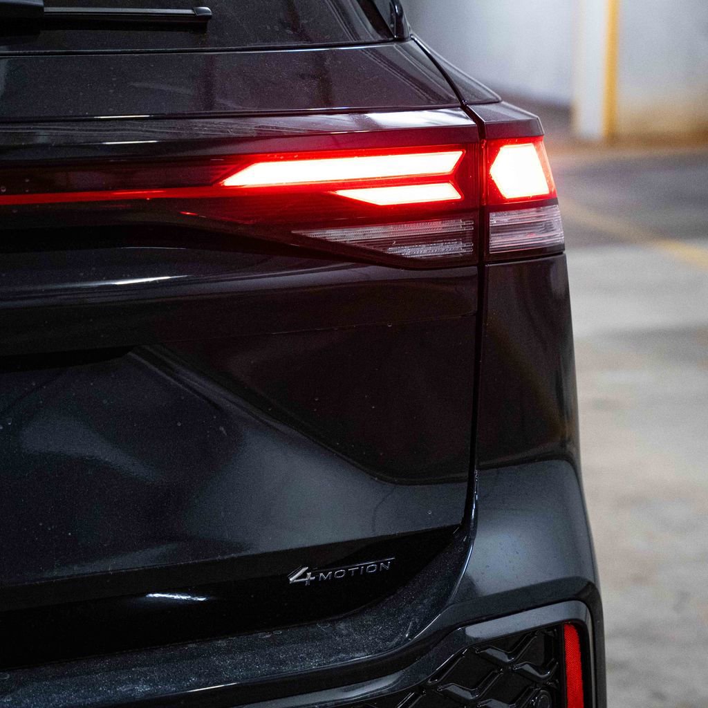 New 2026 Volkswagen Tiguan SE R-Line image 6