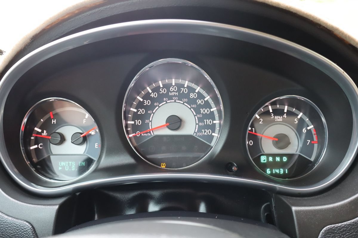 Used 2014 Chrysler 200 Limited FWD image 32