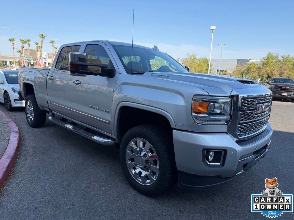 Used 2019 GMC Sierra 2500 Denali w/ Duramax Plus Package AWD/4WD image 2