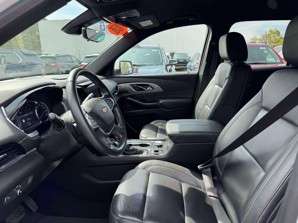 Used 2023 Chevrolet Traverse LT w/ LT Premium Package AWD/4WD image 13