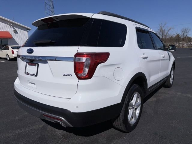 Used 2017 Ford Explorer XLT w/ Equipment Group 201A image 7