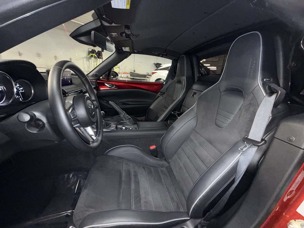 Used 2025 MAZDA MX-5 Miata RF Club w/ Weather Package RWD image 2