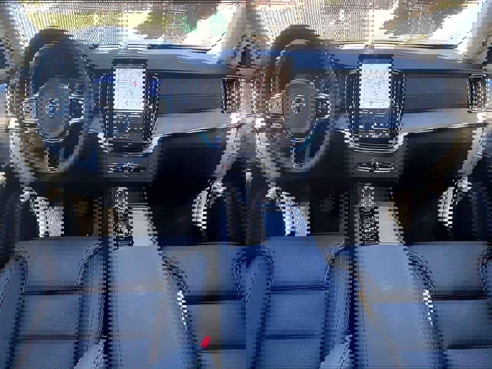 New 2026 Volvo XC90 T8 Ultra w/ Lounge Package image 7