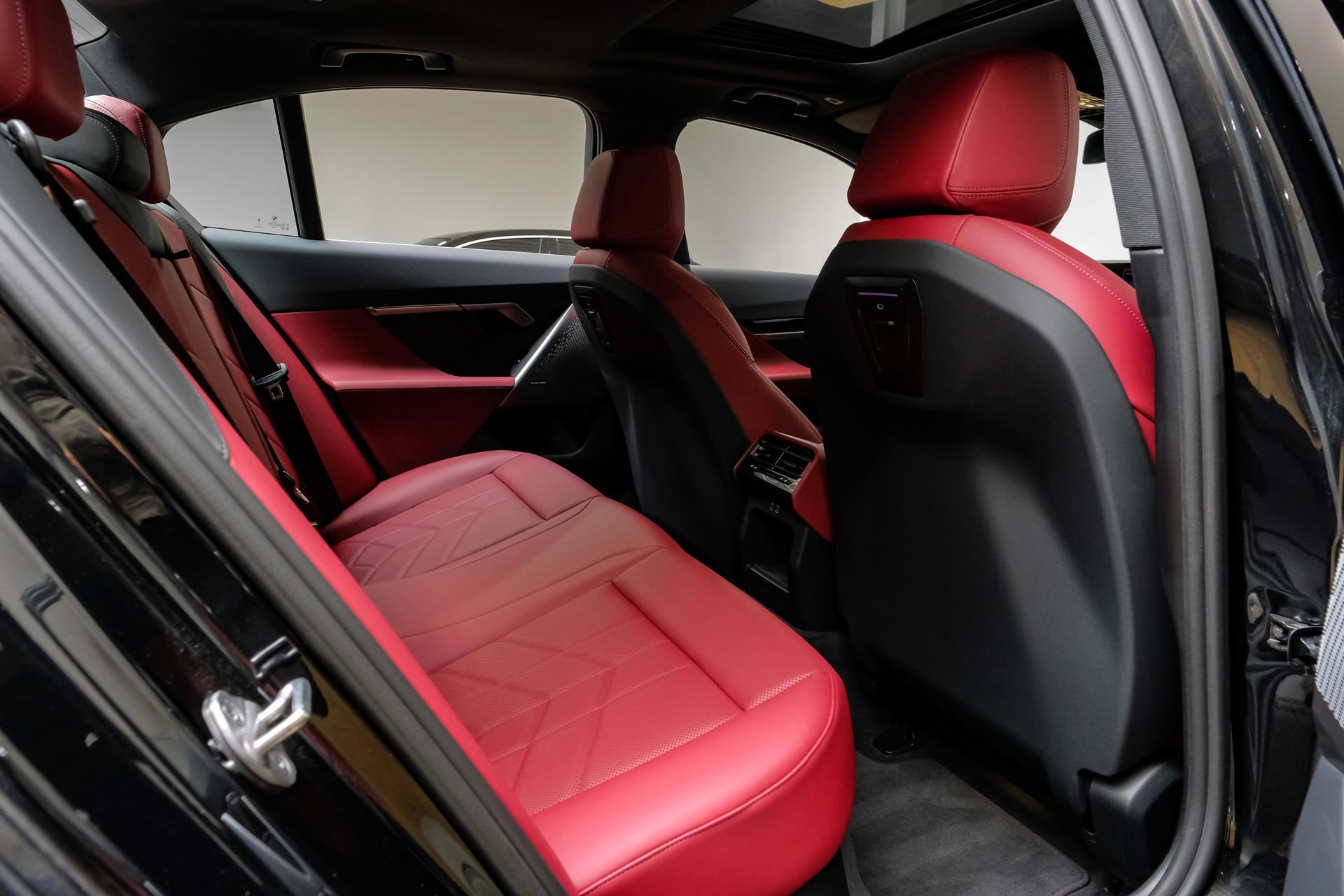 Used 2024 BMW 530i image 40