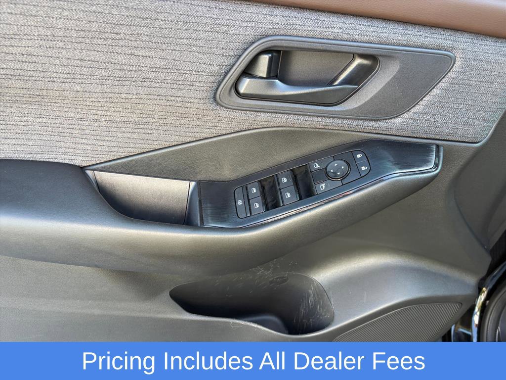 Used 2023 Nissan Rogue S FWD image 24