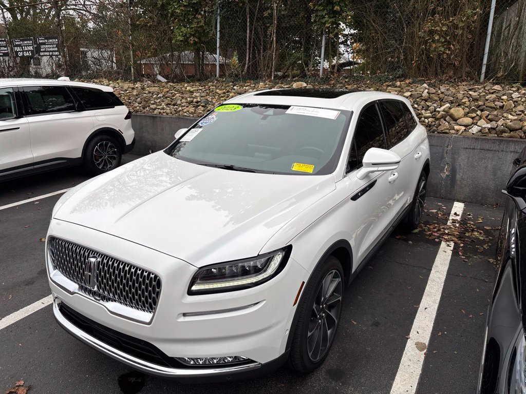Used 2023 Lincoln Nautilus Reserve w/ Equipment Group 202A AWD/4WD image 2