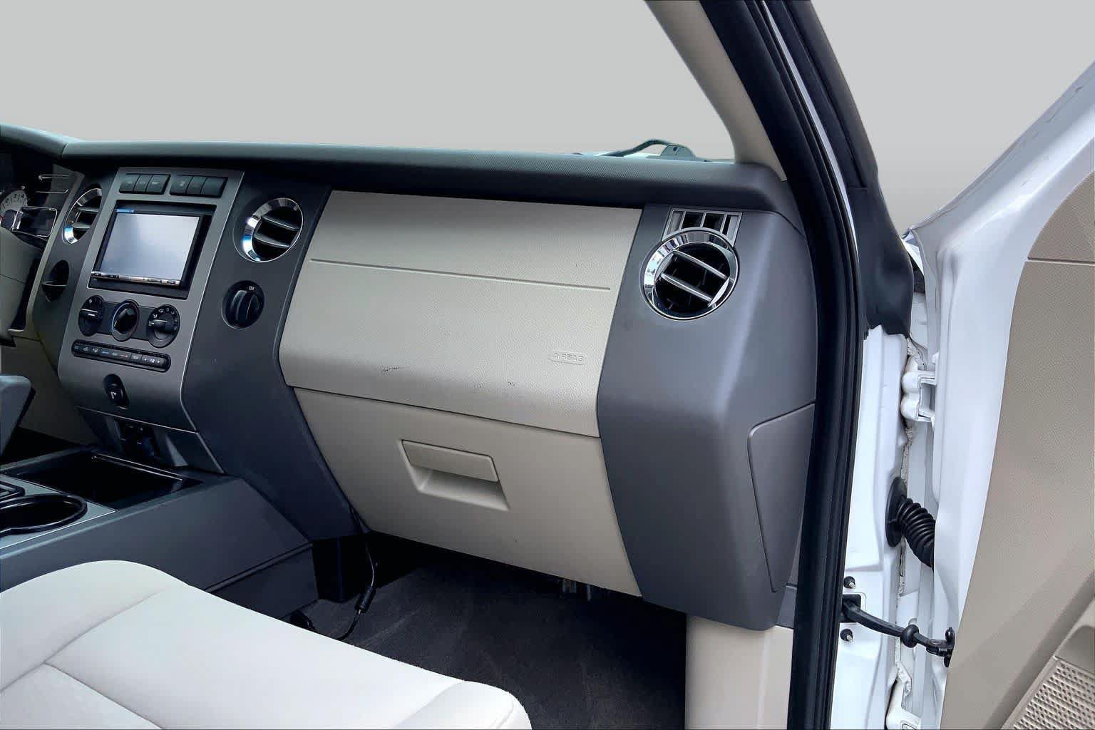 Used 2014 Ford Expedition XLT RWD image 18