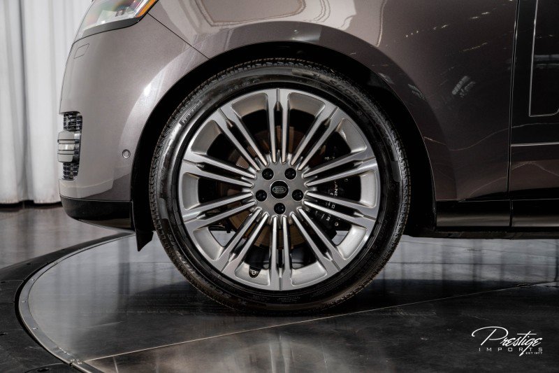 Used 2025 Land Rover Range Rover SE image 7