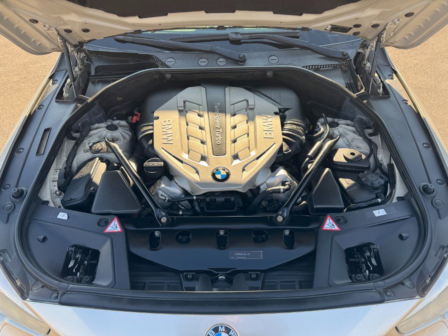 Used 2011 BMW 550i Gran Turismo xDrive image 25