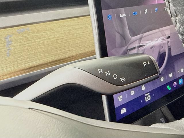 Used 2024 Tesla Model Y 2WD image 18