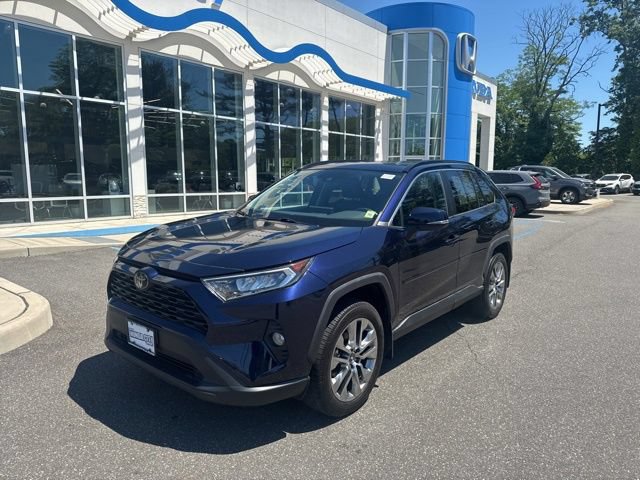 Used 2020 Toyota RAV4 XLE Premium AWD/4WD image 4