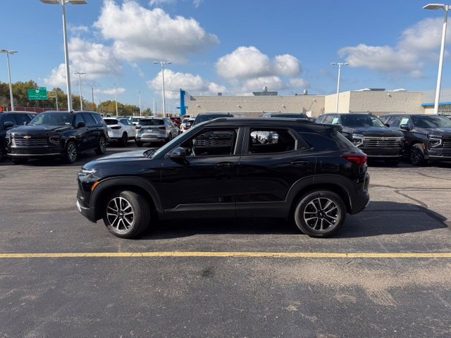 Certified 2024 Chevrolet TrailBlazer LT w/ Convenience Package FWD image 3