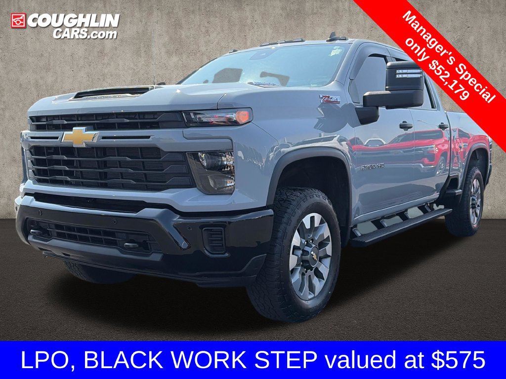 Used 2025 Chevrolet Silverado 2500 Custom w/ Custom Value Package AWD/4WD image 4