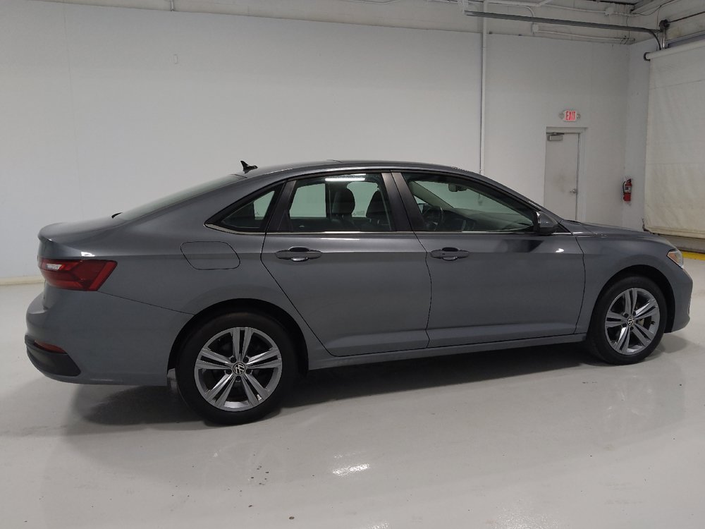Used 2024 Volkswagen Jetta SE FWD image 10