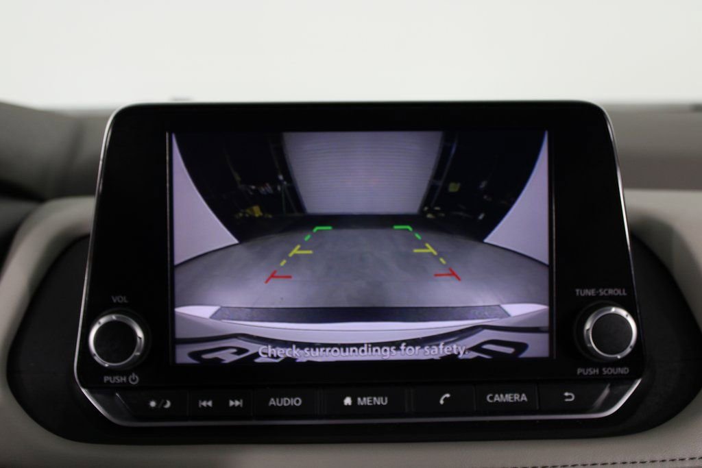 Certified 2025 Nissan Rogue SV image 24